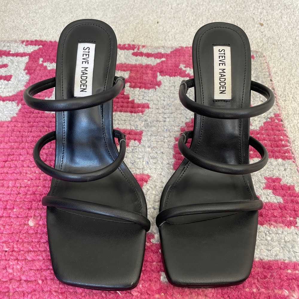 STEVE MADDEN | LUNETTE STRAPPY CLEAR WEDGE